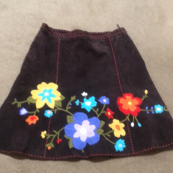 ⚡️FINAL PRICE⚡️ Moschino Cheap and Chic Vintage Flower Leather Skirt - Picture 2 of 16